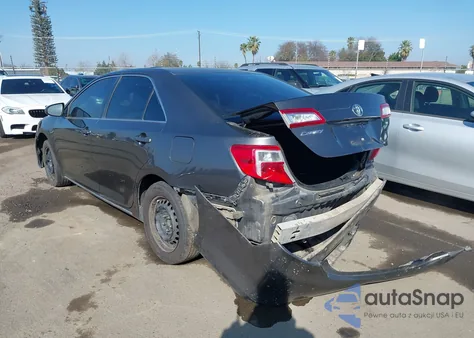 2013 Toyota Camry Le z USA, uszkodzony, nr VIN 4T4BF1FK3DR317373